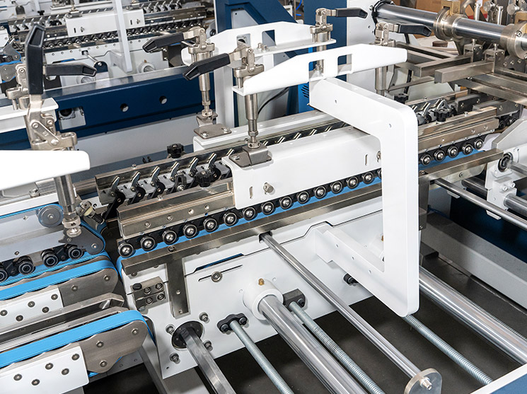 Automatische Ordnerklebemaschine für 4/6 Ecken